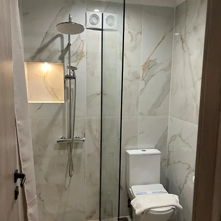 La Luxury 3*