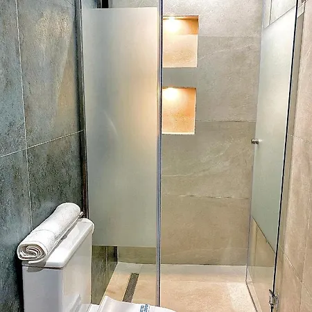 La Luxury 3*