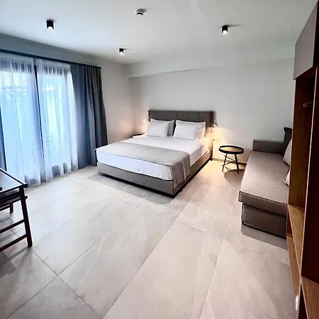 La Luxury 3*