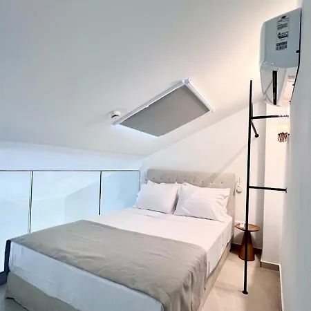 La Luxury Ξενοδοχείο με διαμερίσματα 3*