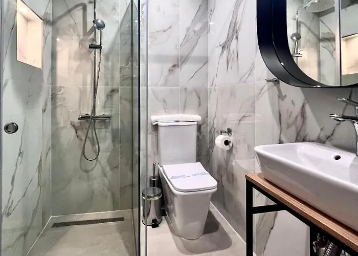 מלון דירות La Luxury 3*